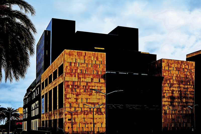 ONE DAY | MAILAND No10 | Ralf Wehrle und Uwe Frank Fotografie - Fine - Art - Print  ca.40x60 cm | gerahmt 60x80 cm mit Passepartout und Holzrahmen  Auflage 15 | signiert